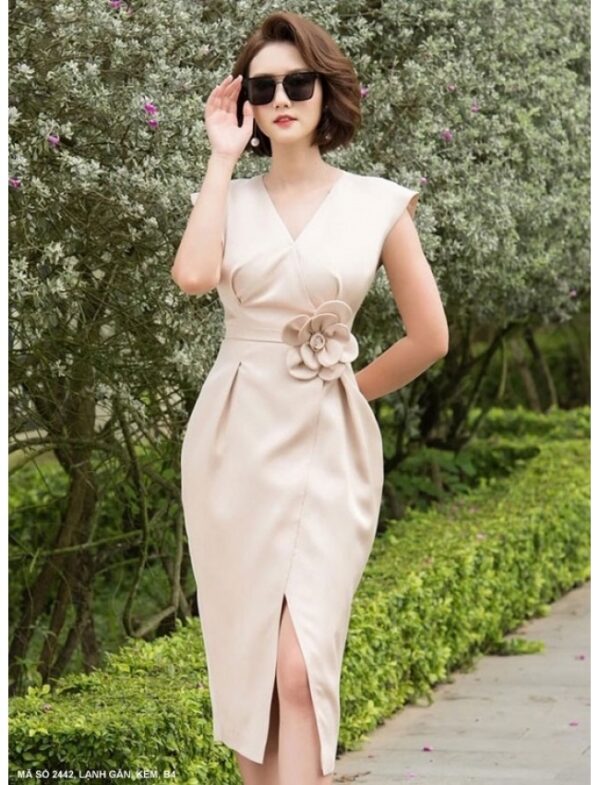 Đầm cổ tim eo đính bông xẻ tà - 2442, ảnh 1