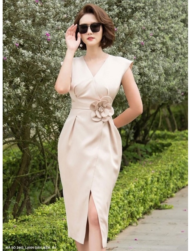 Đầm cổ tim eo đính bông xẻ tà - 2442, ảnh 1